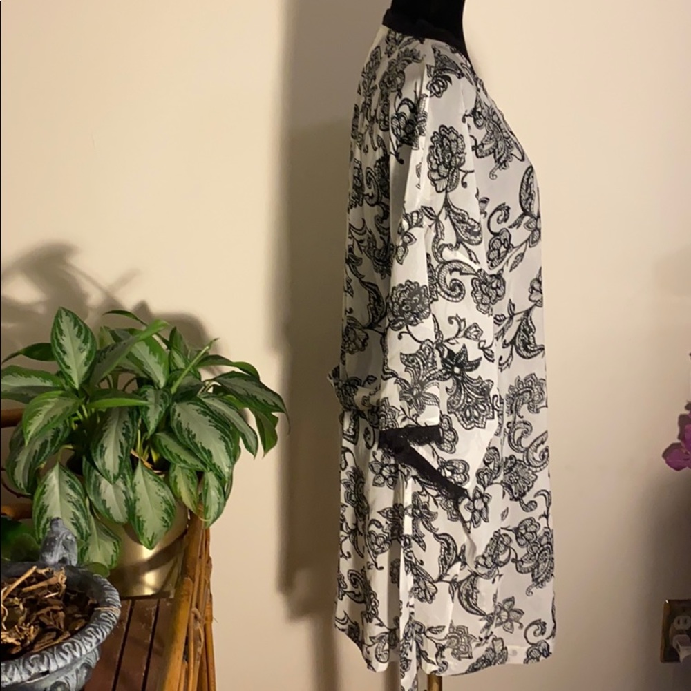 Jessica Simpson sheer robe new without tags NWOT - will discount bundles - Picture 3 of 5